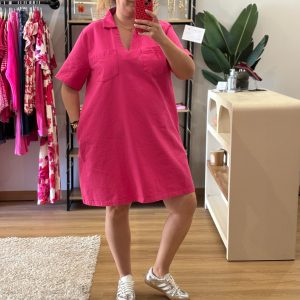 Robe Brooke Fuchsia Curvy